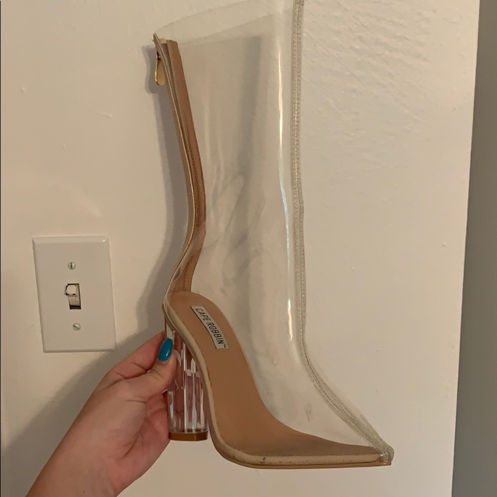 Clear heeled boots💫